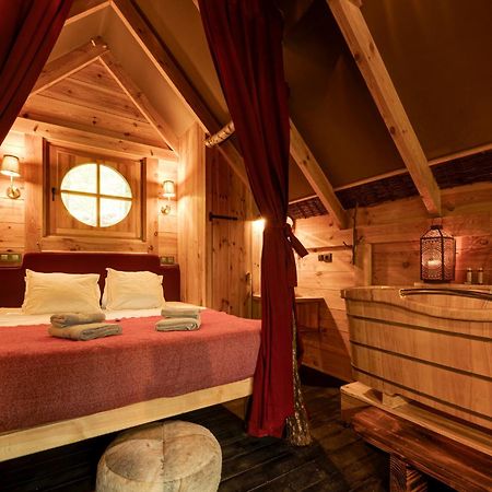 Les Cabanes De Rensiwez Mabompre Dış mekan fotoğraf