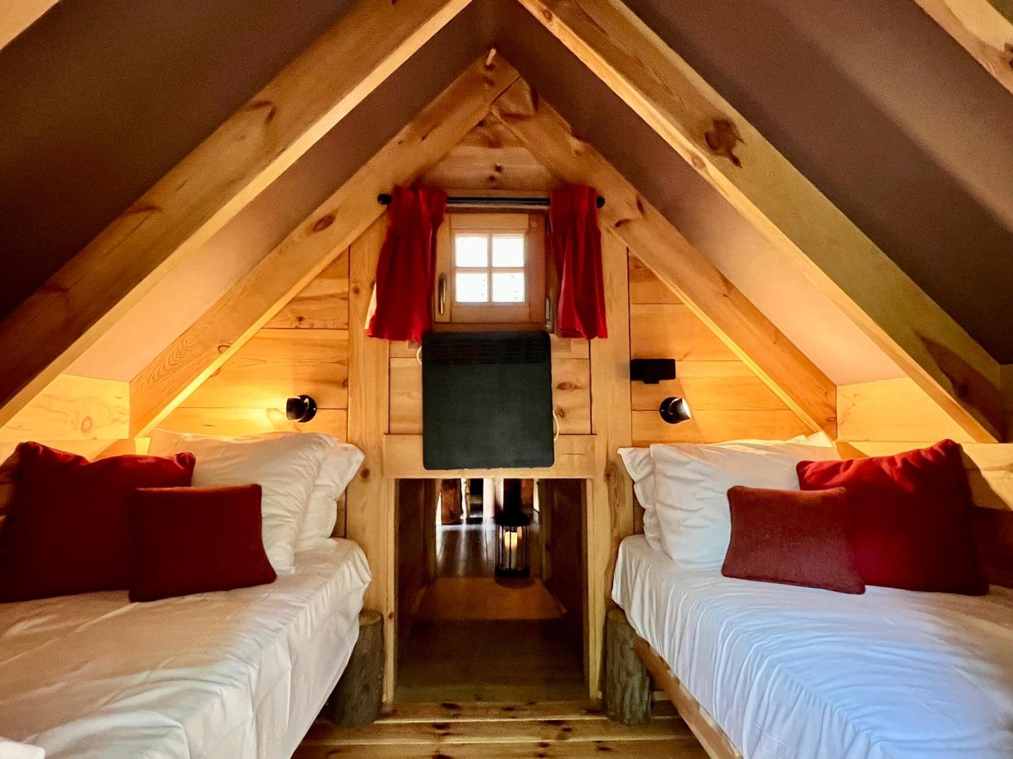 Les Cabanes De Rensiwez Mabompre Dış mekan fotoğraf