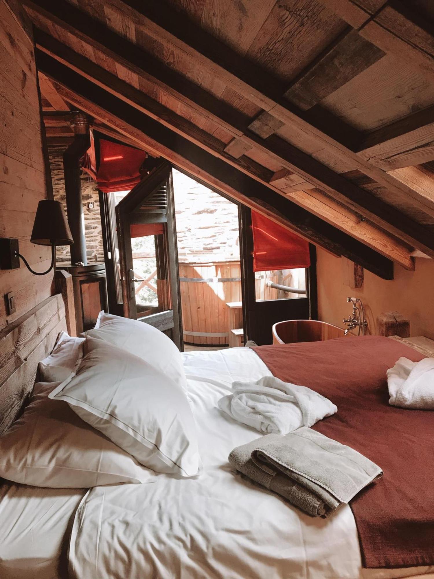Les Cabanes De Rensiwez Mabompre Dış mekan fotoğraf